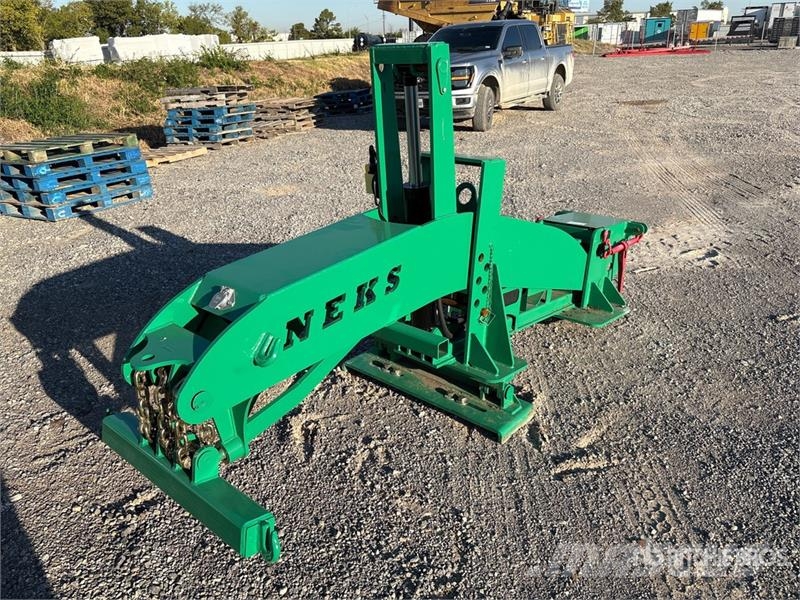 Neks Fifth Wheel Wrecker Attachment (Unused) Other components