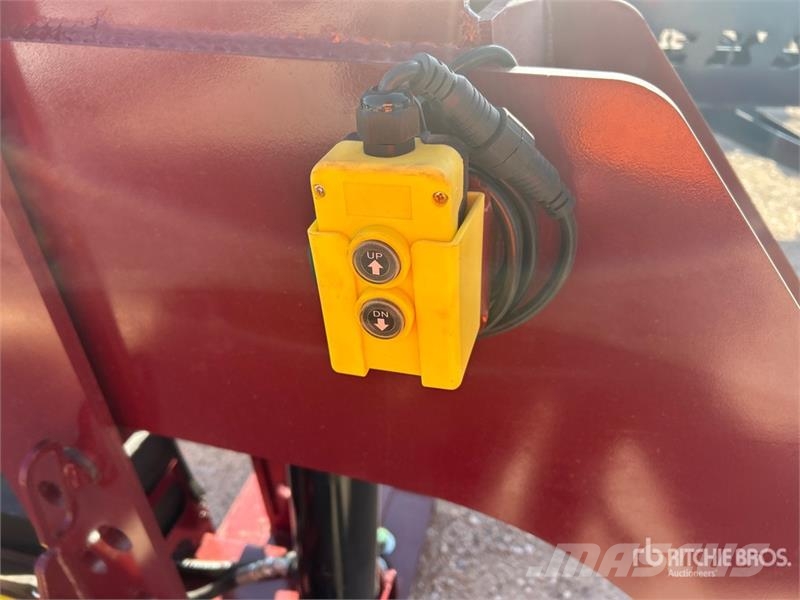  Neks Hydraulic Fifth Wheel Wrecker Attachment (Unu Коммерческий транспорт - Другие