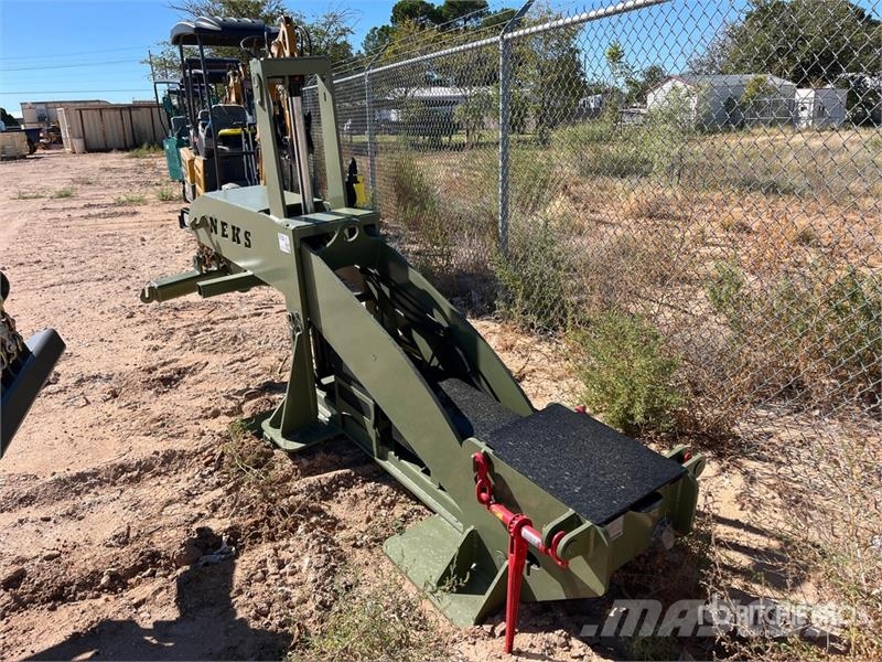 Neks Hydraulic Fifth Wheel Wrecker Attachment Транспорт - Інші