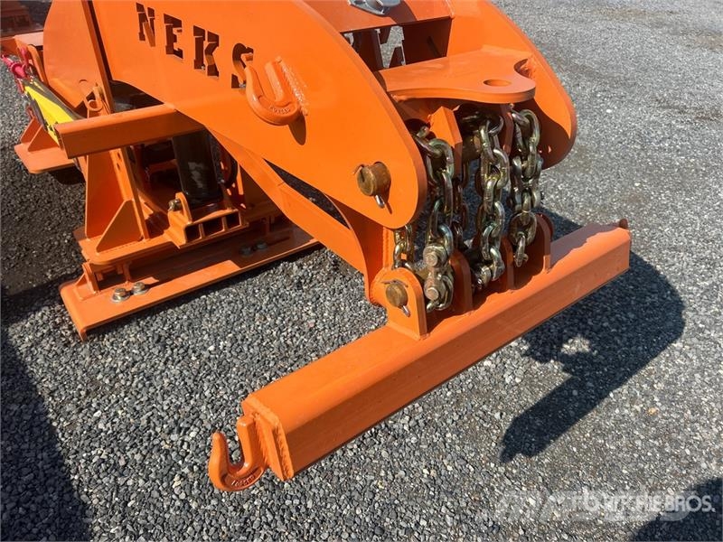 Neks Hydraulic Fifth Wheel Wrecker Attachment (Unu Ostale kargo komponente