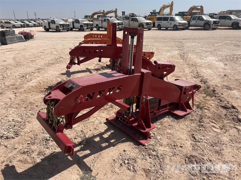 Neks Hydraulic Fifth Wheel Wrecker Attachment - Fi Ostale kargo komponente