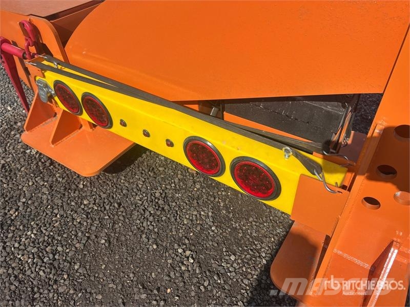 Neks Hydraulic Fifth Wheel Wrecker Attachment (Unu Ostale kargo komponente