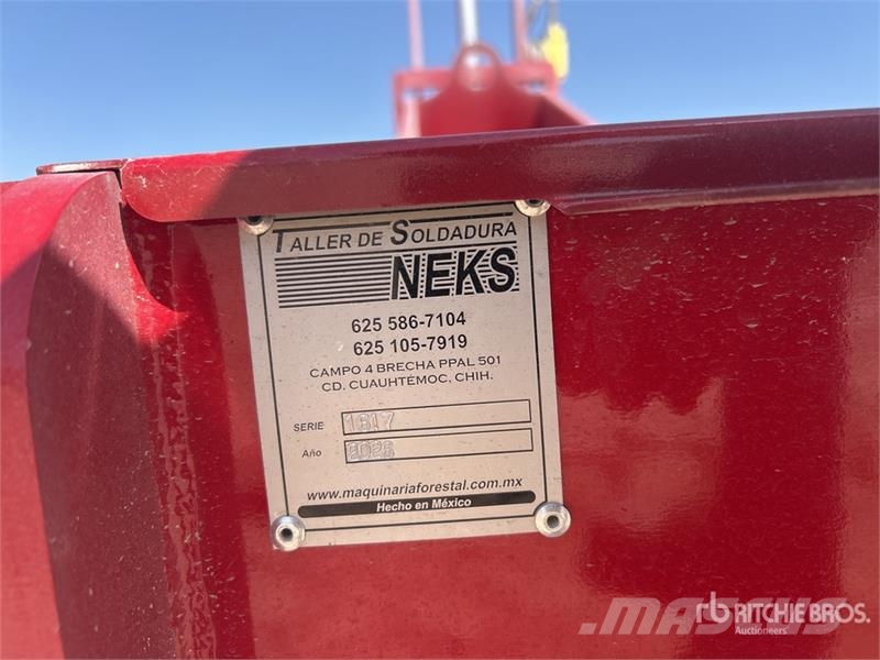 Neks Hydraulic Fifth Wheel Wrecker Attachment - Fi Ostale kargo komponente