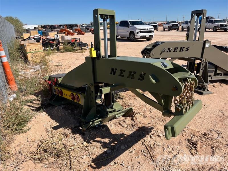 Neks Hydraulic Fifth Wheel Wrecker Attachment Транспорт - Інші