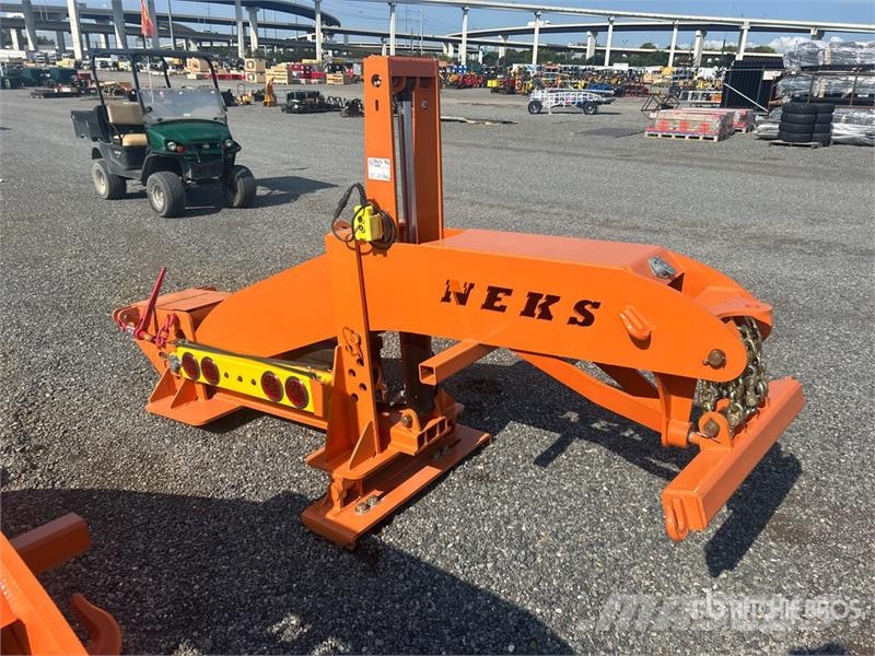 Neks Hydraulic Fifth Wheel Wrecker Attachment (Unu Ostale kargo komponente