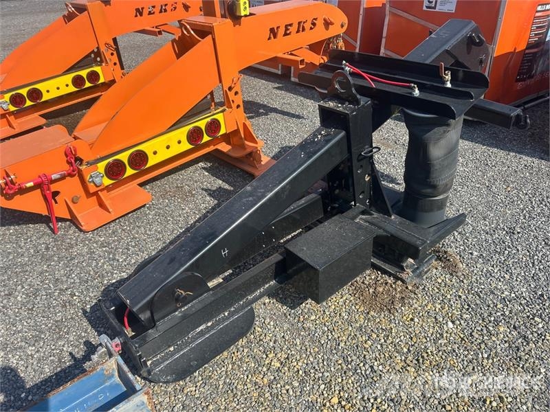 Neks Pneumatic Fifth Wheel Wrecker Attachment (Unu Ostale kargo komponente