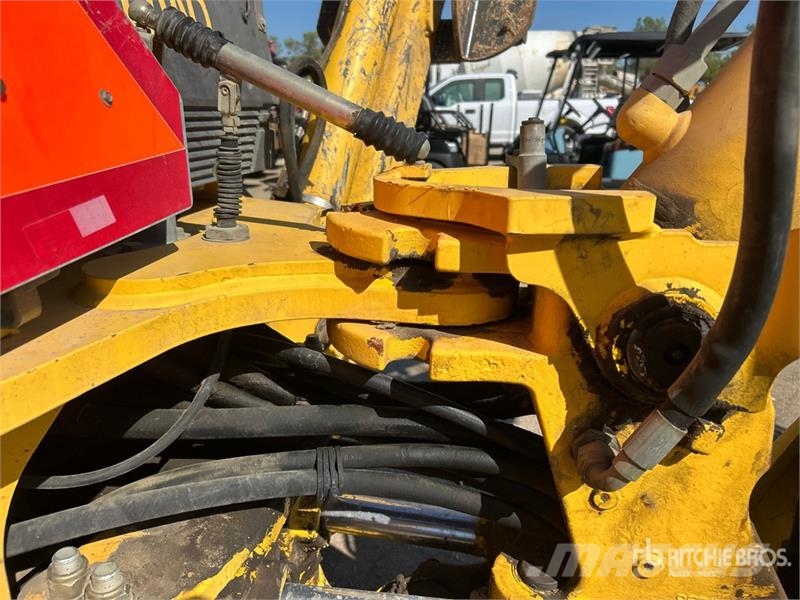 New Holland LB75B Ekskavatori-iekrāvēji