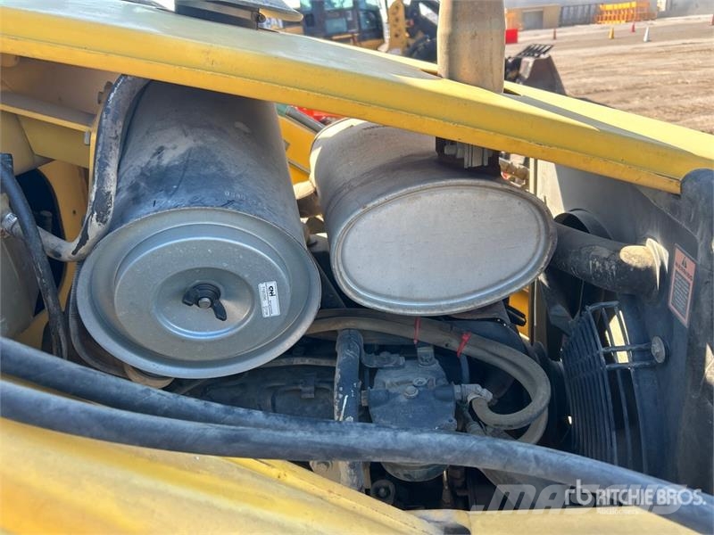New Holland LB75B Ekskavatori-iekrāvēji