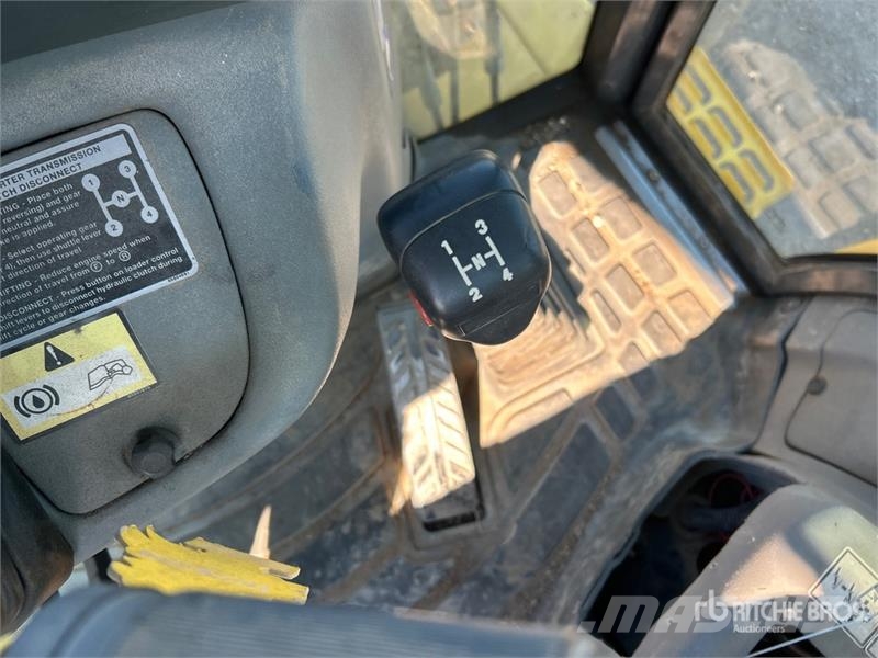 New Holland LB75B Ekskavatori-iekrāvēji
