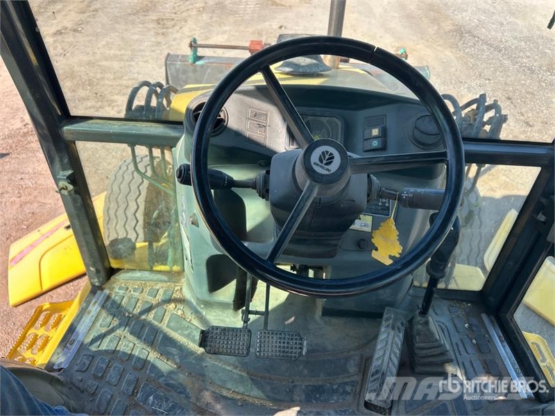 New Holland LB75B Ekskavatori-iekrāvēji