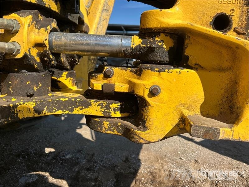 New Holland LB75B Ekskavatori-iekrāvēji