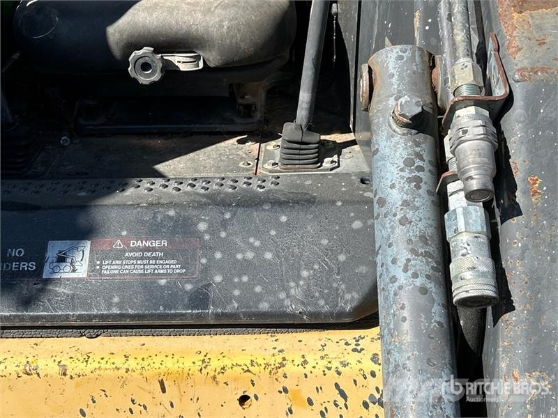 New Holland LS170 Skid steer mini nakladalci