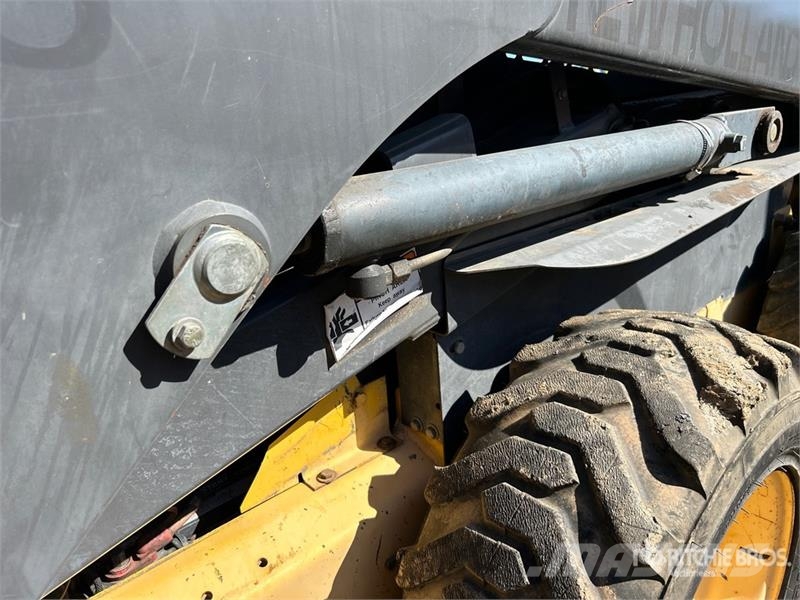 New Holland LS170 Skid steer mini nakladalci