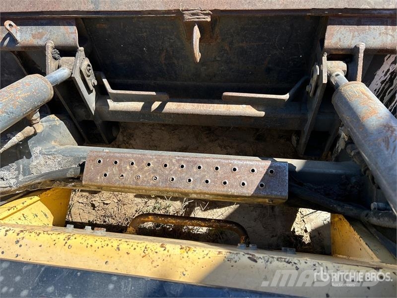 New Holland LS170 Skid steer mini nakladalci