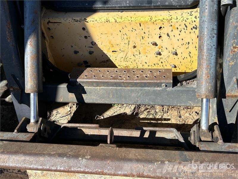 New Holland LS170 Skid steer mini nakladalci