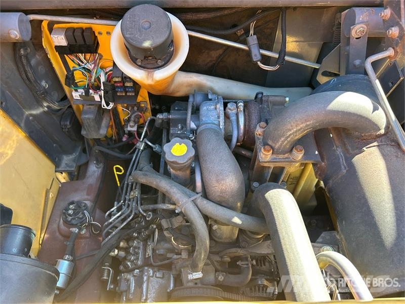 New Holland LS170 Skid steer mini nakladalci