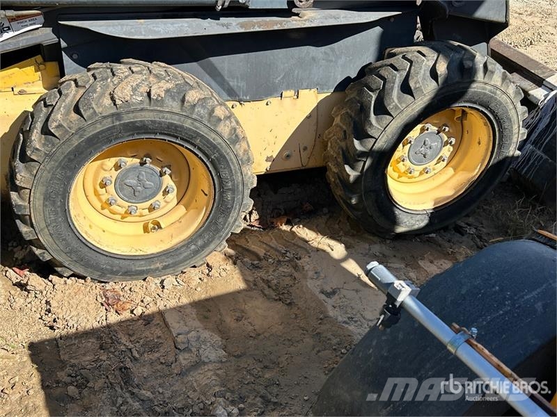 New Holland LS170 Skid steer mini nakladalci