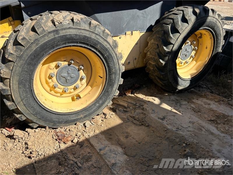 New Holland LS170 Skid steer mini nakladalci