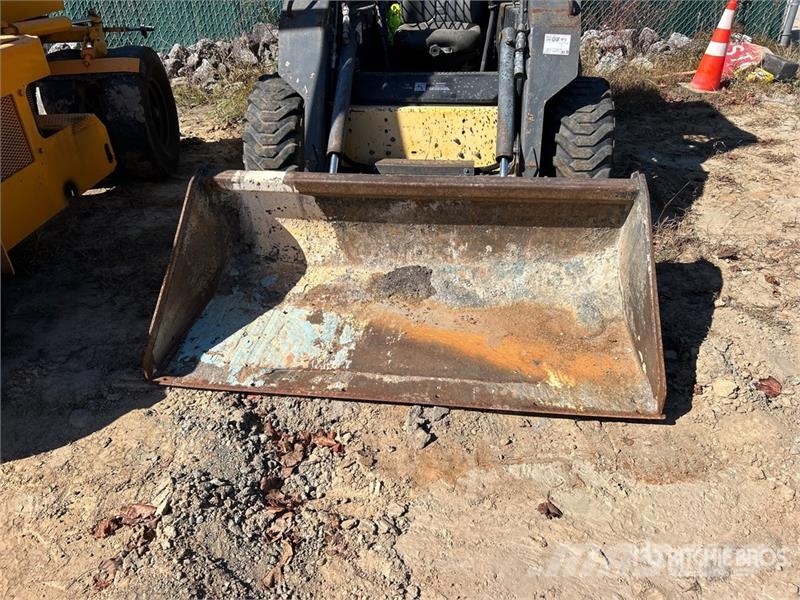 New Holland LS170 Skid steer mini nakladalci