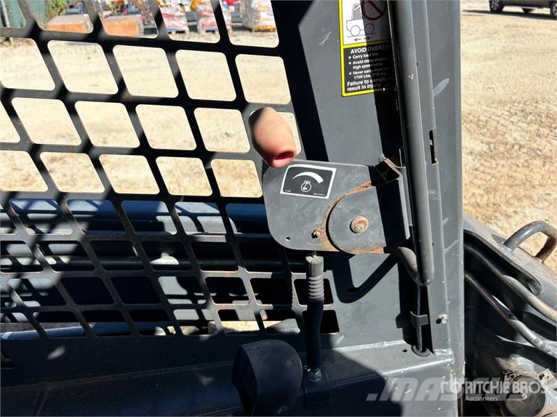 New Holland LS170 Skid steer mini nakladalci