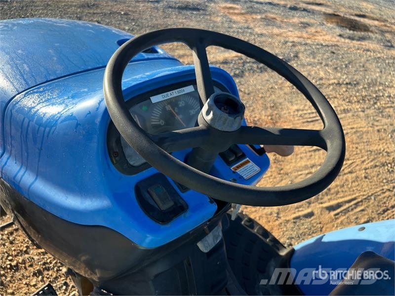 New Holland TC29D 4WD Utility Tractor コンパクトトラクター