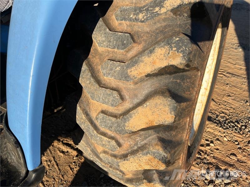 New Holland TC29D 4WD Utility Tractor コンパクトトラクター