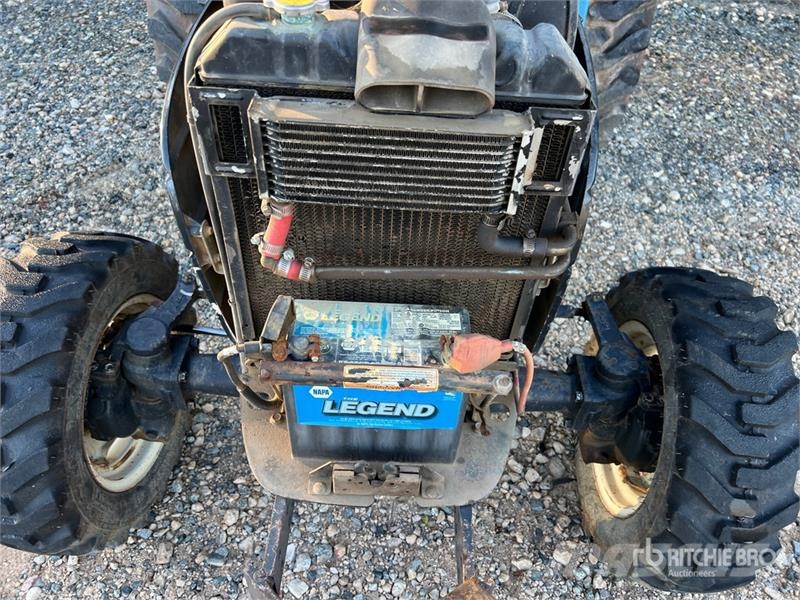 New Holland TC29D 4WD Utility Tractor コンパクトトラクター