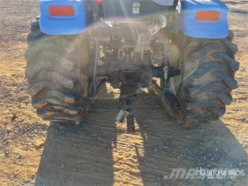 New Holland TC29D 4WD Utility Tractor コンパクトトラクター