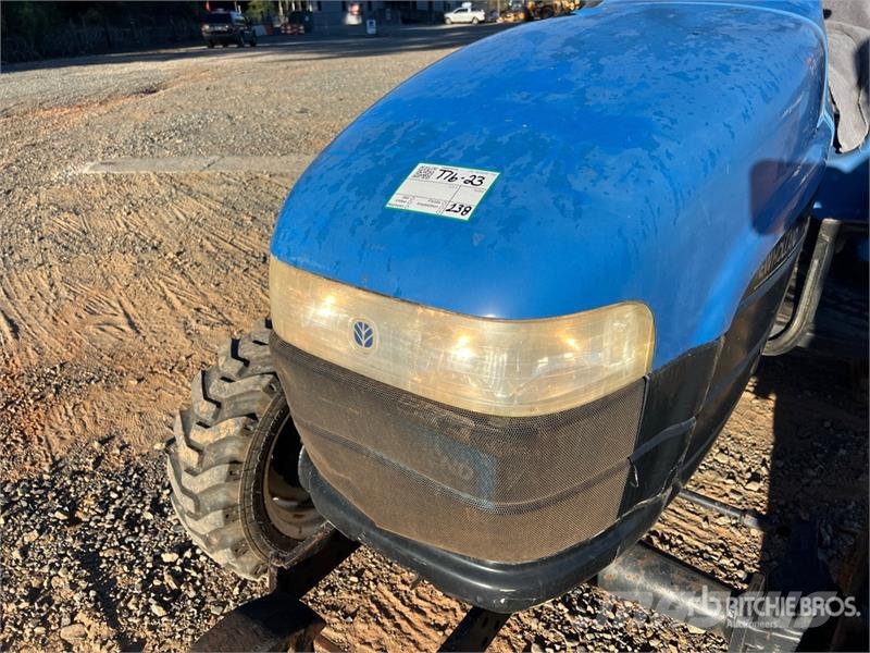 New Holland TC29D 4WD Utility Tractor コンパクトトラクター
