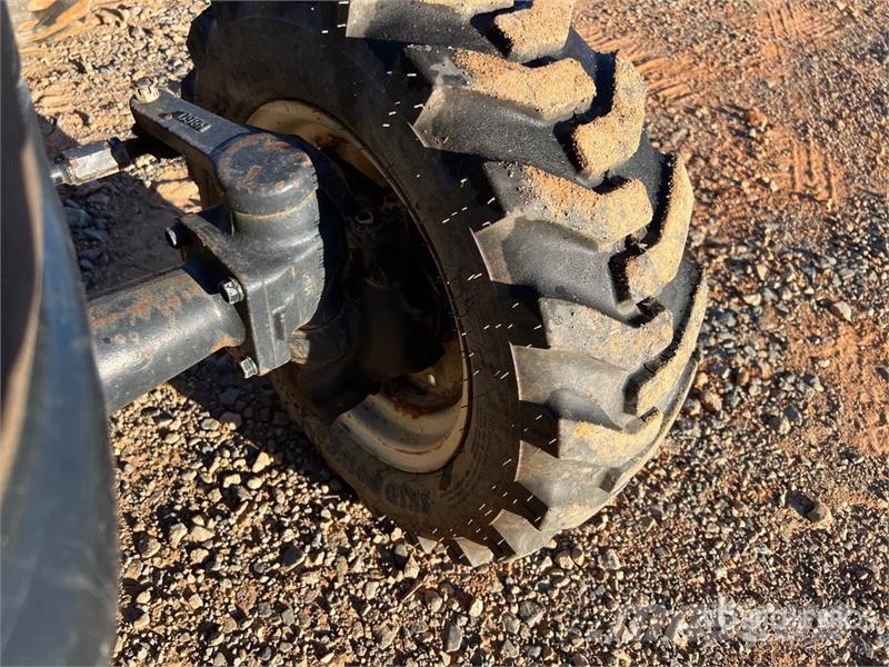 New Holland TC29D 4WD Utility Tractor コンパクトトラクター