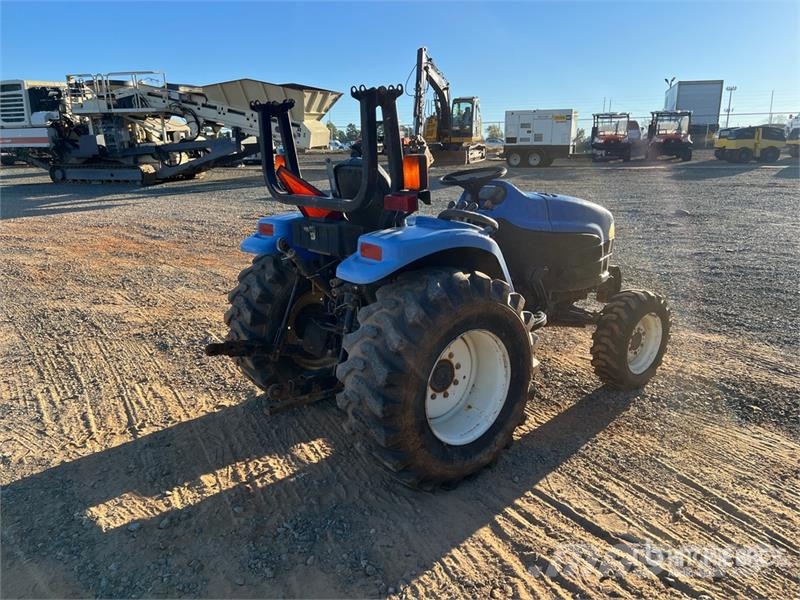 New Holland TC29D 4WD Utility Tractor コンパクトトラクター