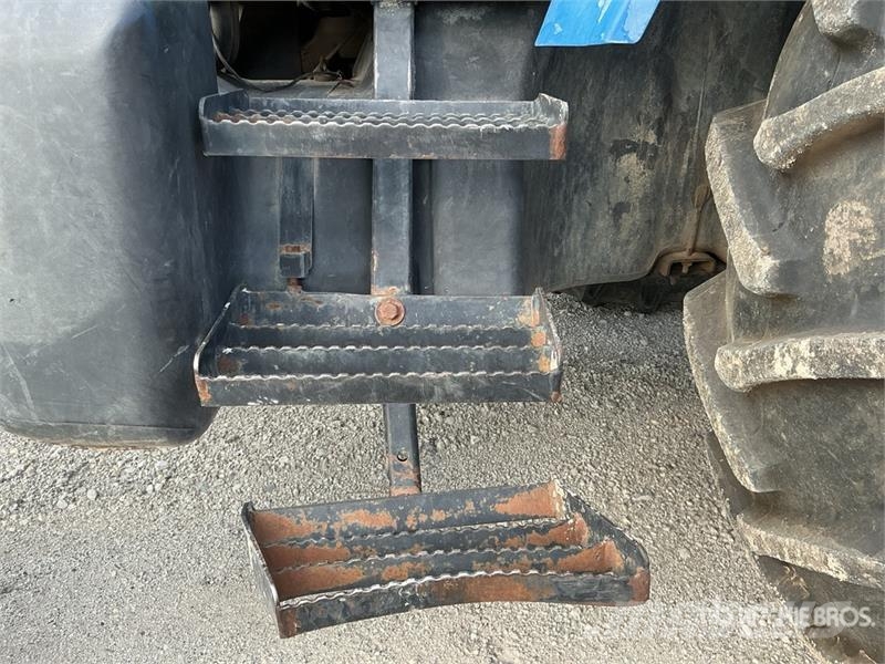 New Holland TM140 4WD Tractor Trattori