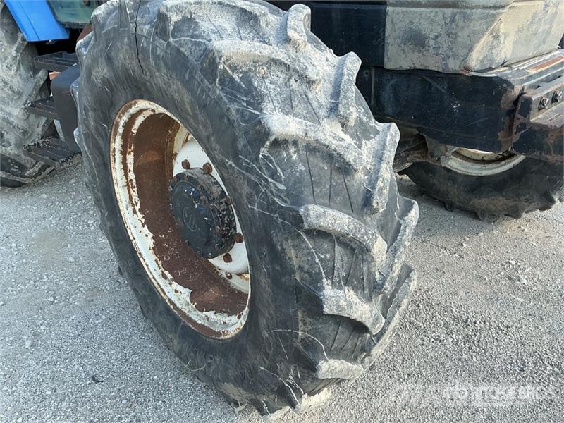 New Holland TM140 4WD Tractor Trattori