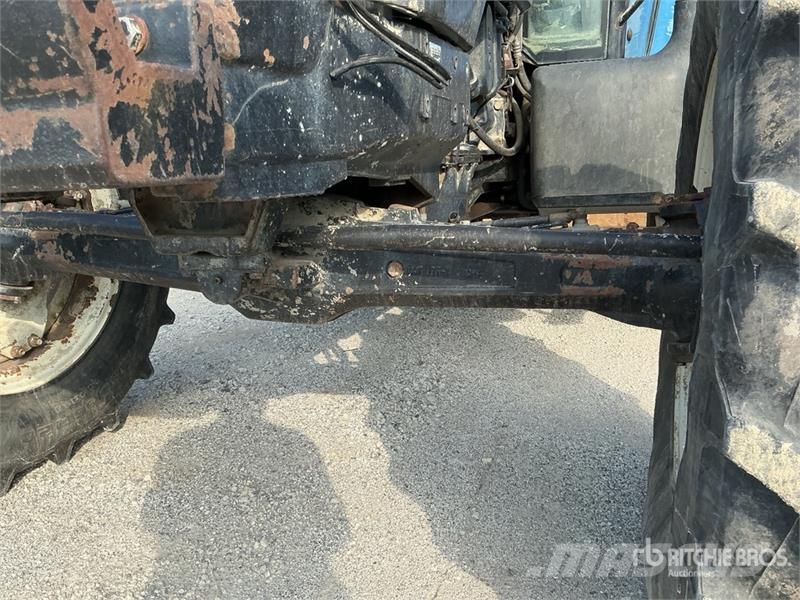 New Holland TM140 4WD Tractor Trattori