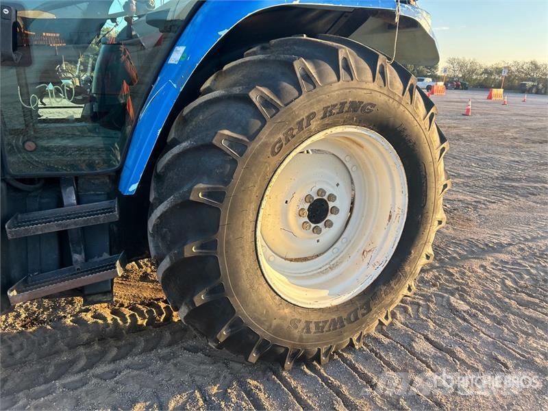 New Holland TS100 Traktorer