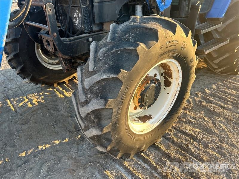 New Holland TS100 Traktorer