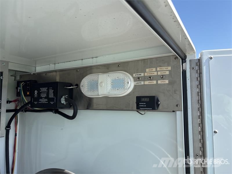 Newport Fabricating 10 ft T/A Utility Trailer 기타 트레일러