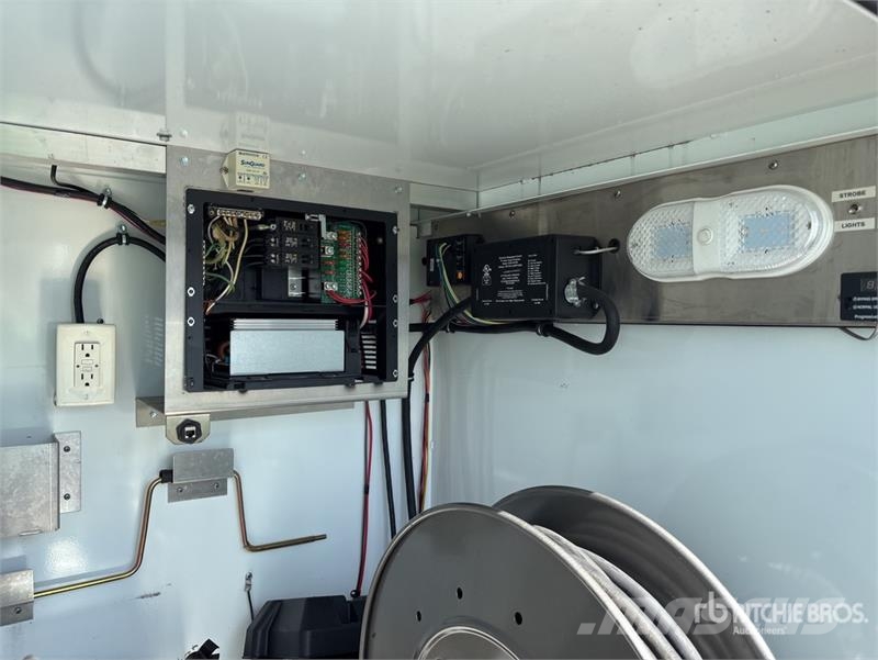 Newport Fabricating 10 ft T/A Utility Trailer 기타 트레일러