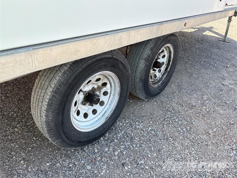 Newport Fabricating 10 ft T/A Utility Trailer 기타 트레일러