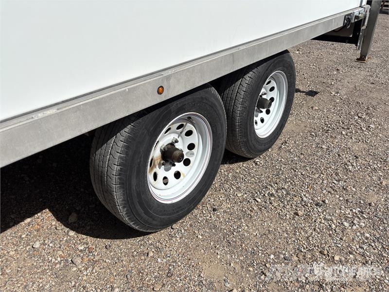 Newport Fabricating 10 ft T/A Utility Trailer 기타 트레일러