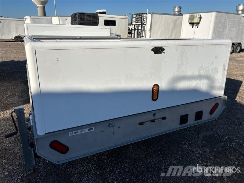 Newport Fabricating 10 ft T/A Utility Trailer Otros remolques