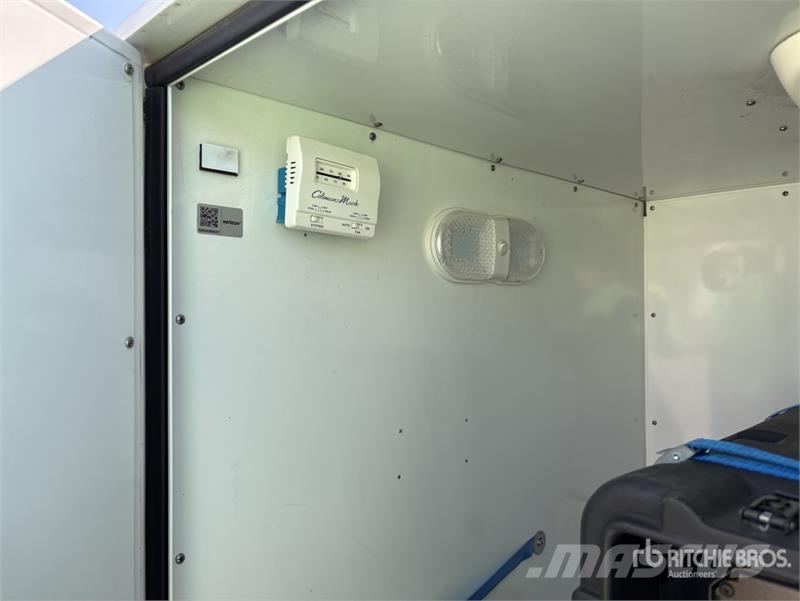 Newport Fabricating 10 ft T/A Utility Trailer 기타 트레일러