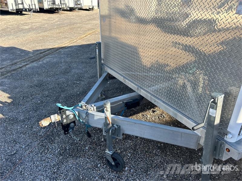 Newport Fabricating 10 ft T/A Utility Trailer Otros remolques
