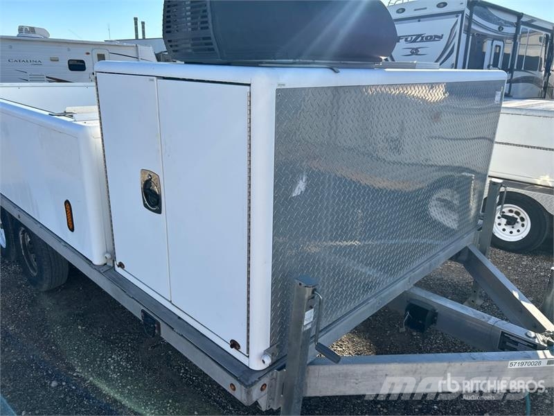 Newport Fabricating 10 ft T/A Utility Trailer Otros remolques
