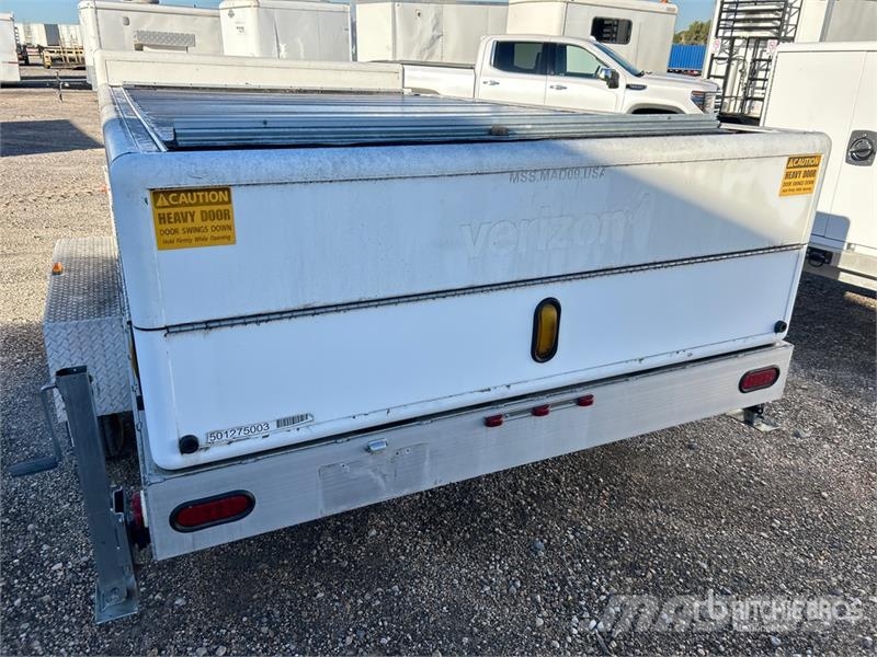 Newport Fabrication VEZ-1.8 10 ft T/A Enclosed Tra Box body trailers