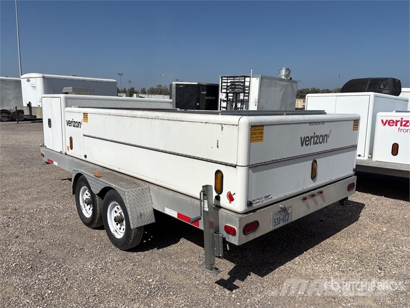  Newport Fabrication VEZ-1.8 10 ft T/A Enclosed Tra Прицепы-фургоны