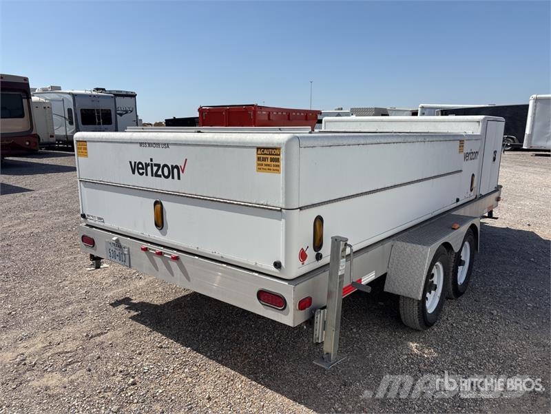  Newport Fabrication VEZ-1.8 10 ft T/A Enclosed Tra Прицепы-фургоны