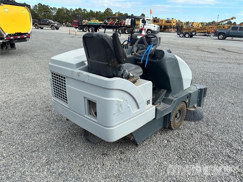 Nilfisk Proterra 5130 Floor Sweeper Alte echipamente pentru recoltat