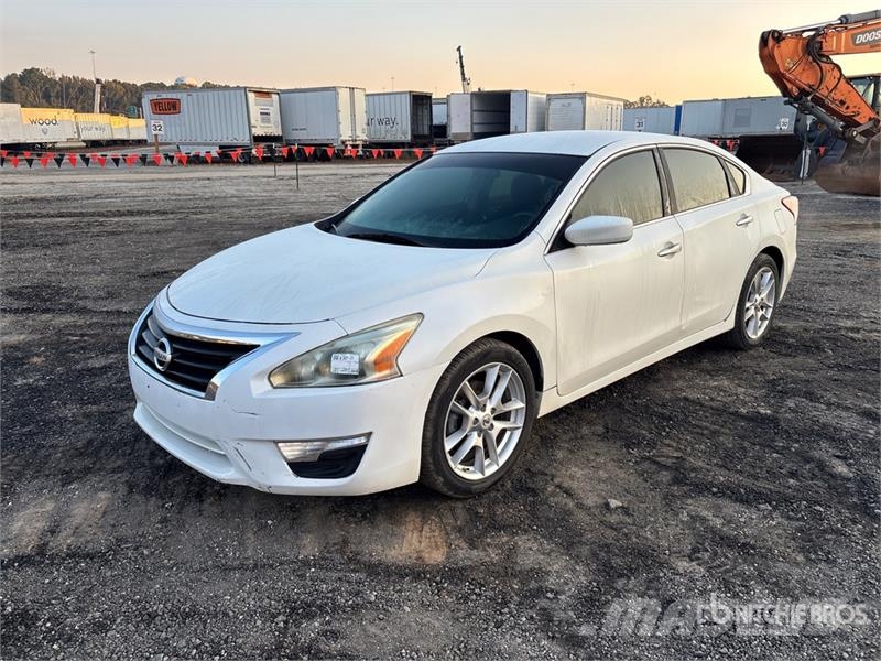 Nissan Altima 2.5S Автомобілі