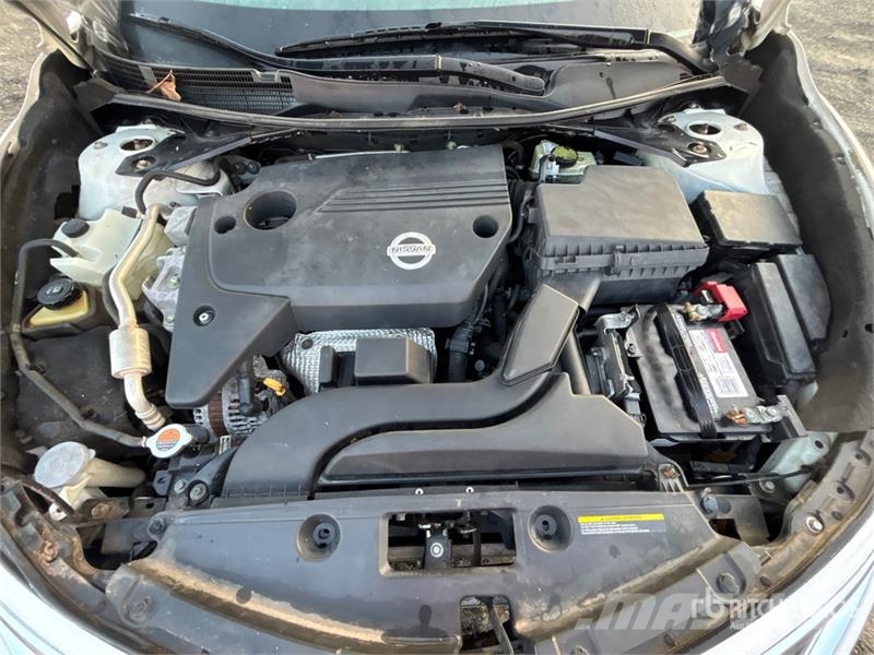 Nissan Altima 2.5S Автомобілі